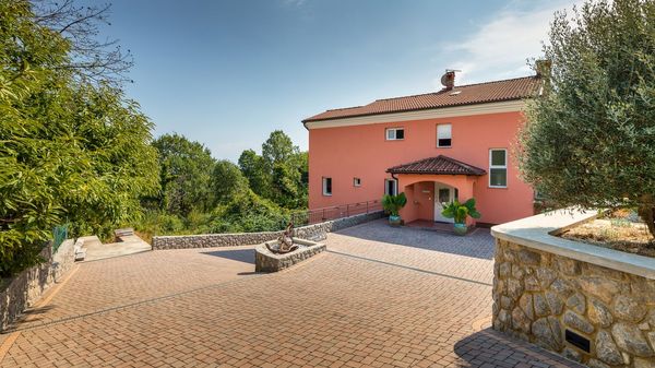 Villa Sole - mit beheiztem Pool, nahe dem Strand in Opatija