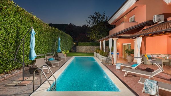 Villa Sole - mit beheiztem Pool, nahe dem Strand in Opatija