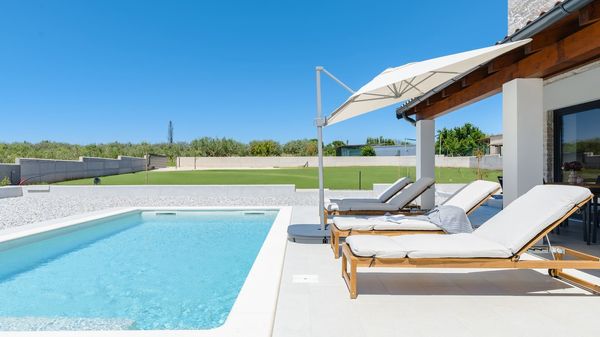Villa Tonka - prekrasna vila s privatnim bazenom u Puli
