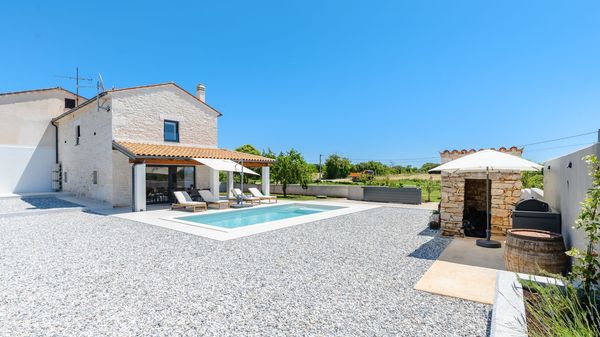 Villa Tonka - prekrasna vila s privatnim bazenom u Puli