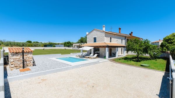 Villa Tonka - prekrasna vila s privatnim bazenom u Puli