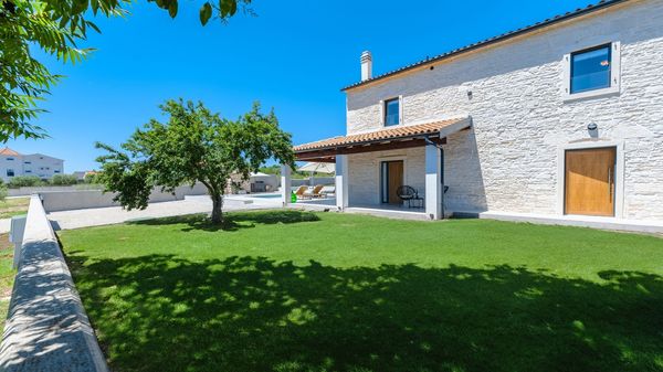 Villa Tonka - prekrasna vila s privatnim bazenom u Puli