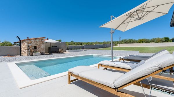 Villa Tonka - prekrasna vila s privatnim bazenom u Puli