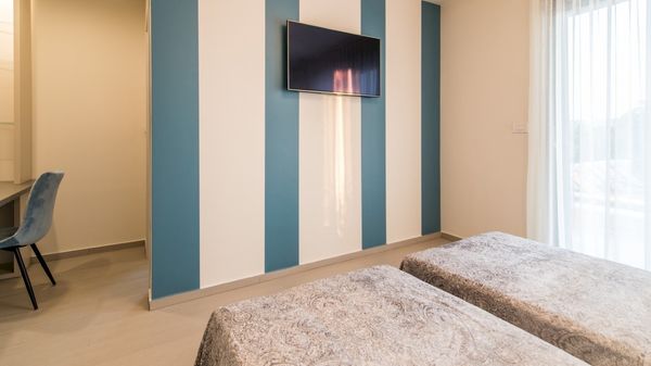 Moderna Villa Viktorija s pogledom na more i bazenom na Krku