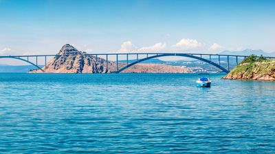 Nautical activities on Krk: boating and sailing